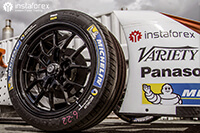 InstaForex - Official Partner of Dragon Racing